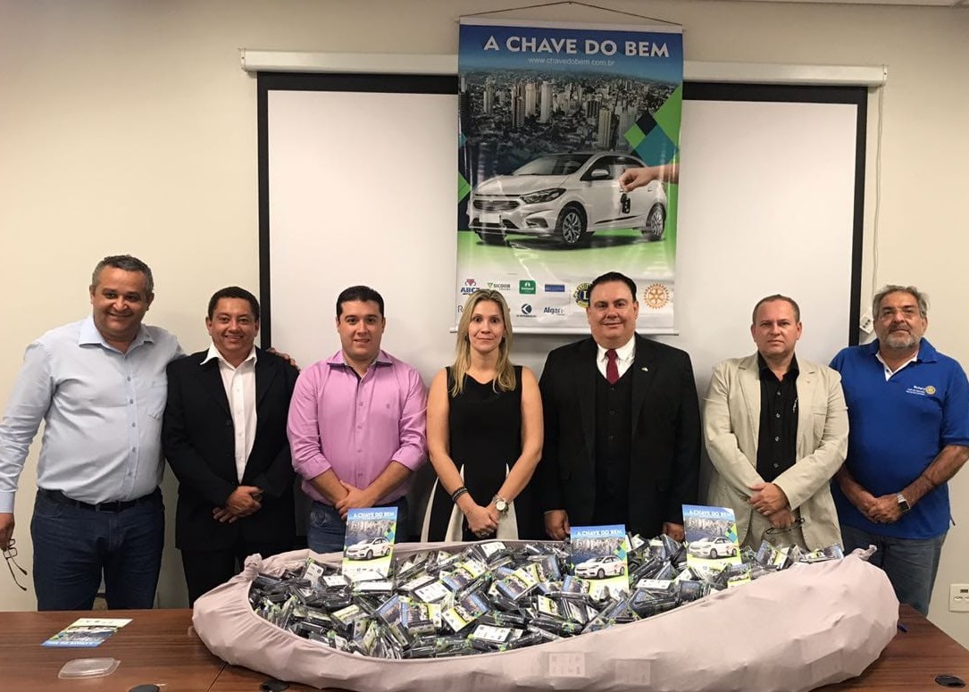 Carro do projeto "Chave do Bem" é entregue na ExpoCigra Fiemg