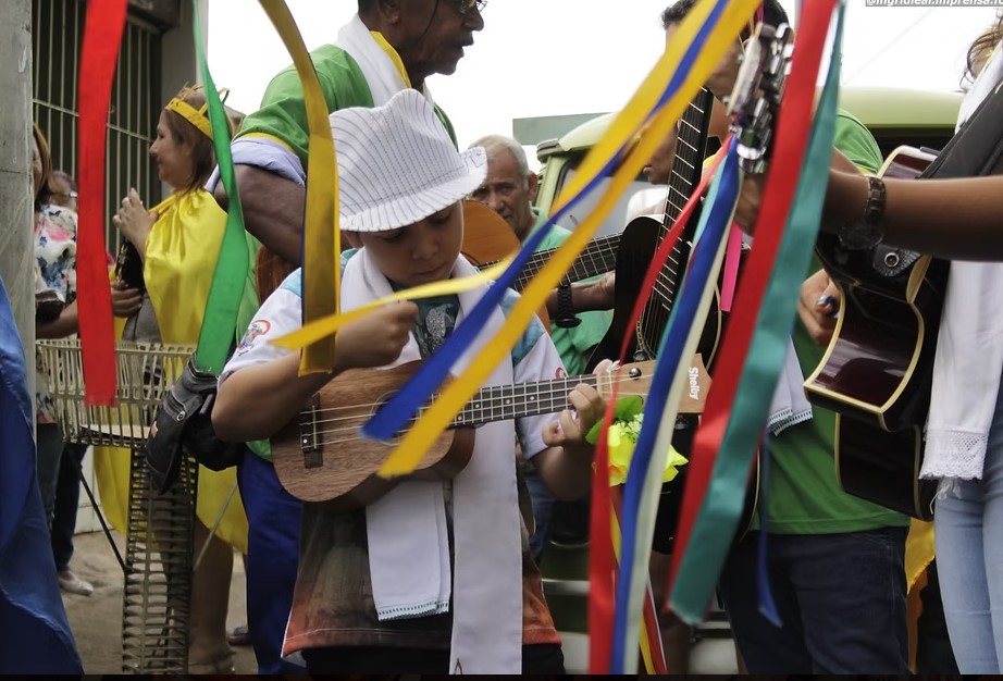 1º Festival Gilberto Rezende celebra cultura popular com folia de reis, catira, viola e comida caipira na ExpoCigra Fiemg

